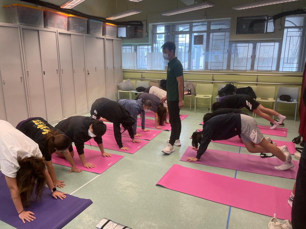"Chronic Pain Syndrome / Stretching Therapy Workshop" Hong Kong Small Children's Community Association Youth Comprehensive Service Center